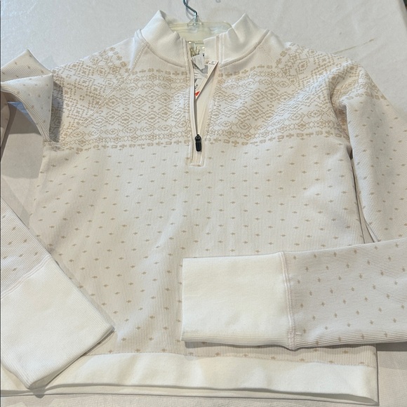 DSG Women's Cream White Patterned 1/2 Zip pullover top with thumb holes new tags - Picture 3 of 6